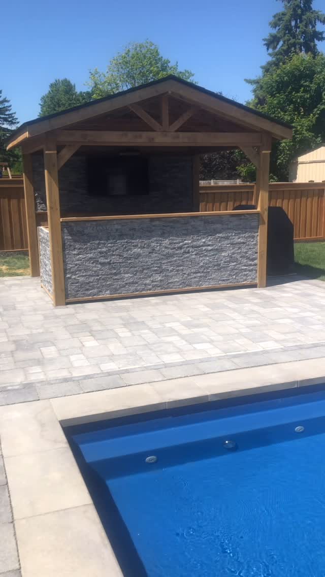 Oakville Backyard & Pool